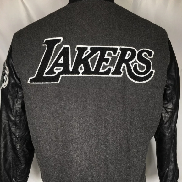 Vintage Lakers jacket - Picture 2 of 6